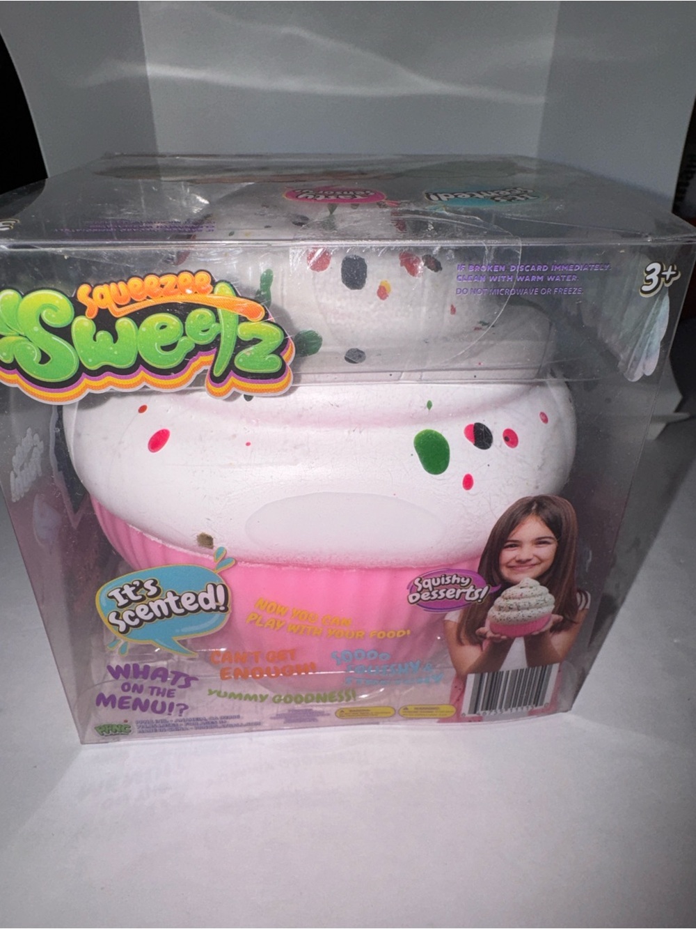 Squeezeez Pink & White Scented Squishy Cupcake Toy